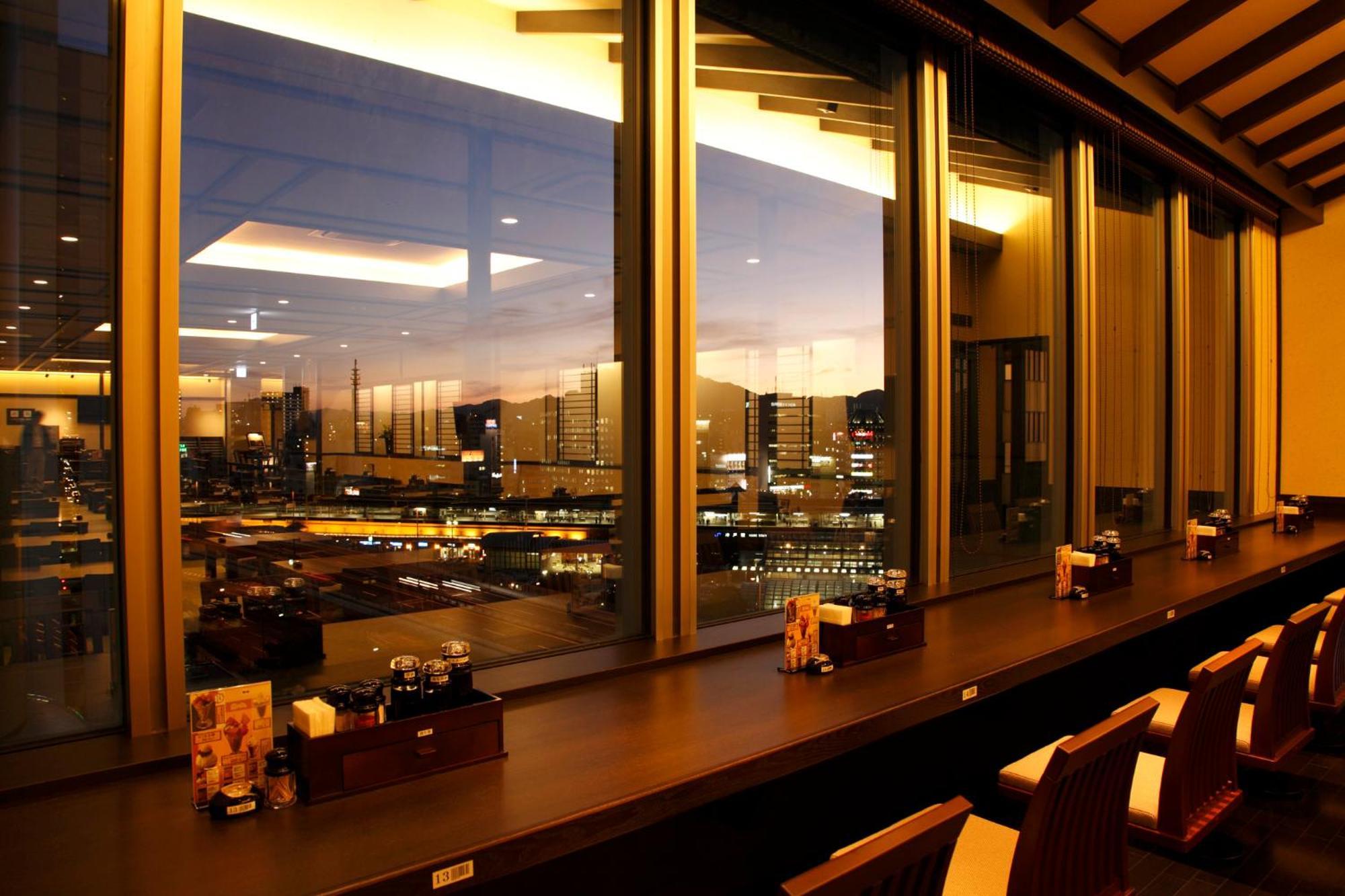 Готель Kobe Harbor Land Onsen Manyo-Club Екстер'єр фото