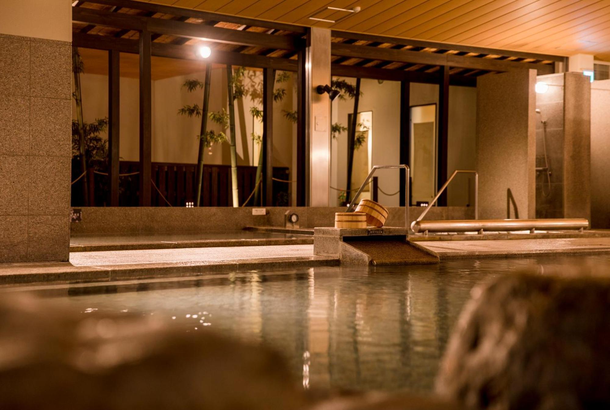 Готель Kobe Harbor Land Onsen Manyo-Club Екстер'єр фото